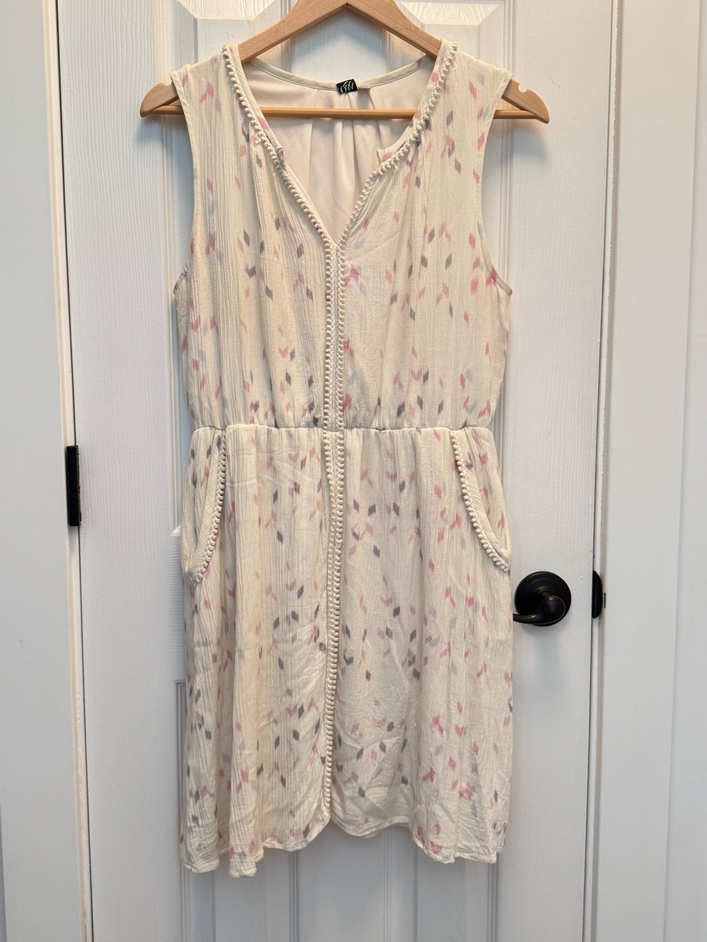 Sleeveless Cream Casual Dress with Pink & Gray Print
